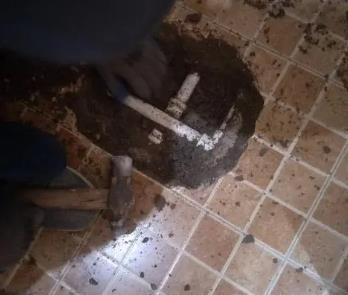 达州市卫生间漏水维修公司为您分享下卫生间渗水如何处理及注意事项